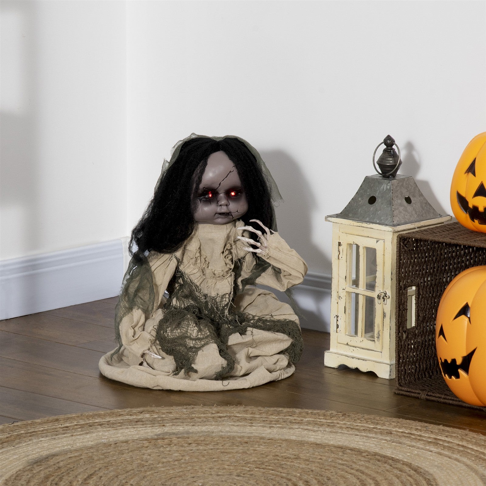Halloween Dekoration Geisterpuppe mit Spezialeffekten und Soundfunktion 80 cm x 23 cm x 83 cm
