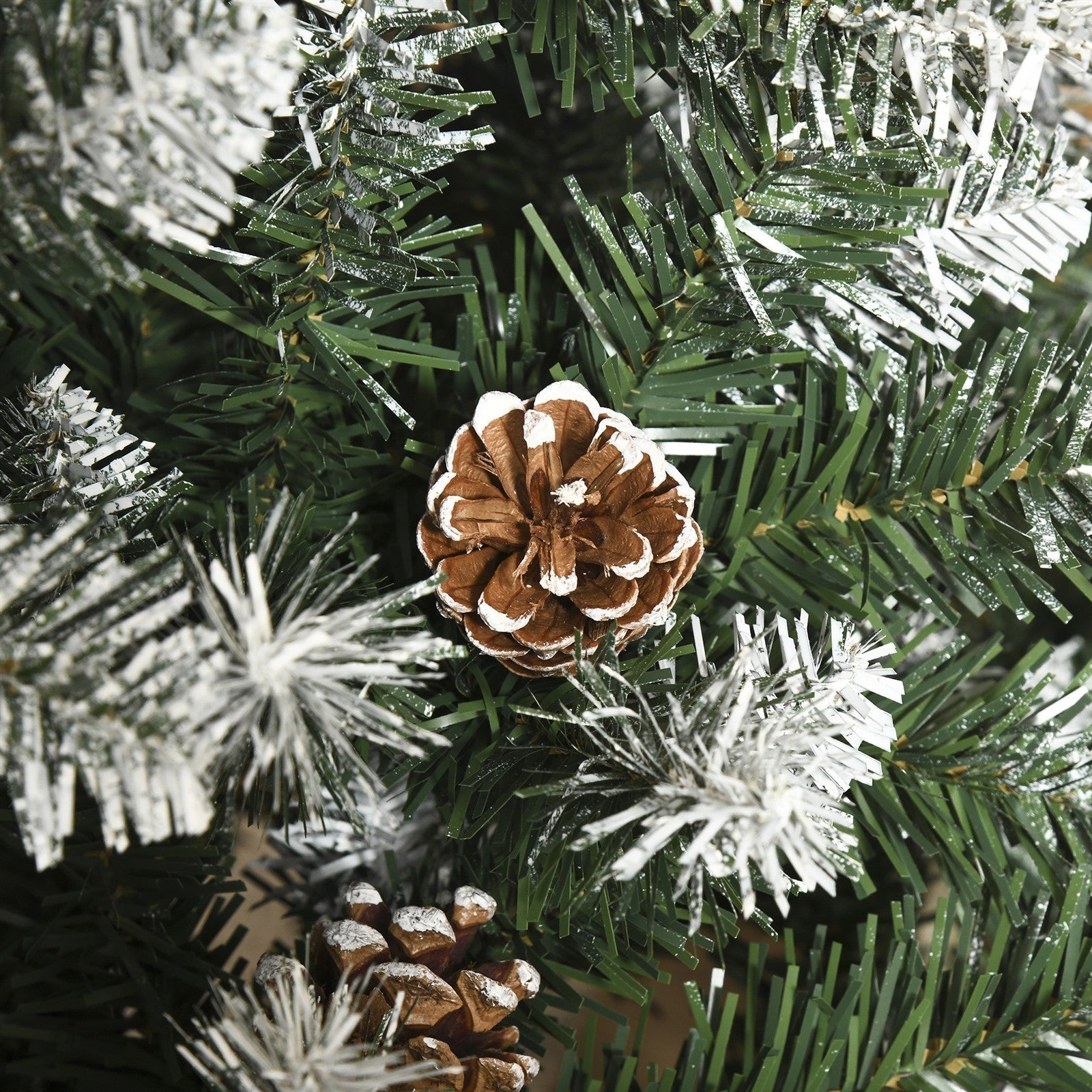 Künstlicher Weihnachtsbaum, 630 Zweige, 37 Zapfen, verschneite Spitzen, feuerfest, 180 cm